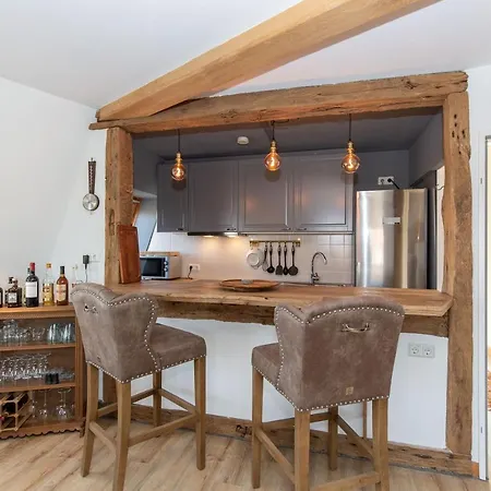 Trafalgar 421 Apartment